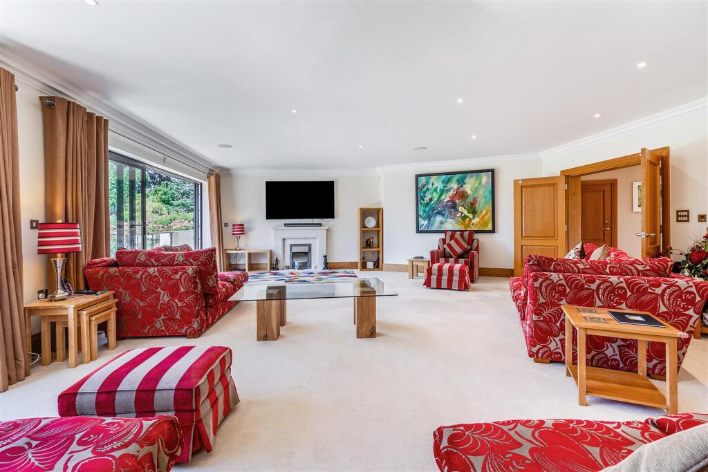 Brudenell Avenue, Sandbanks