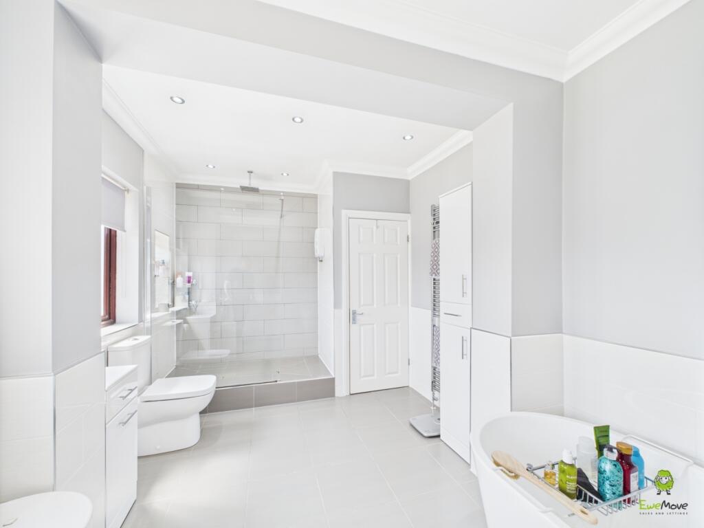 CAM02615G0-PR0074-STILL006