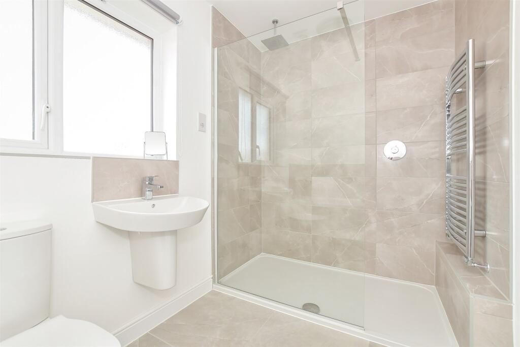 En-Suite Bathroom