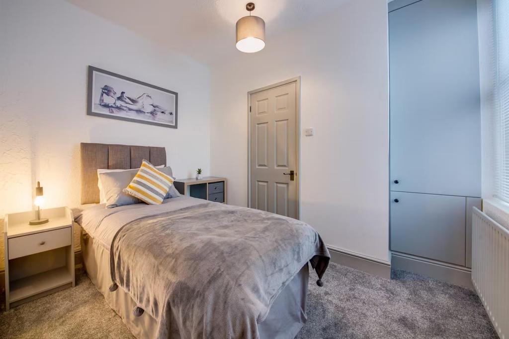 Bedroom 2.png
