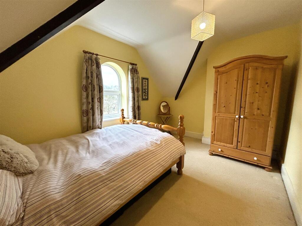 bed 4.JPG