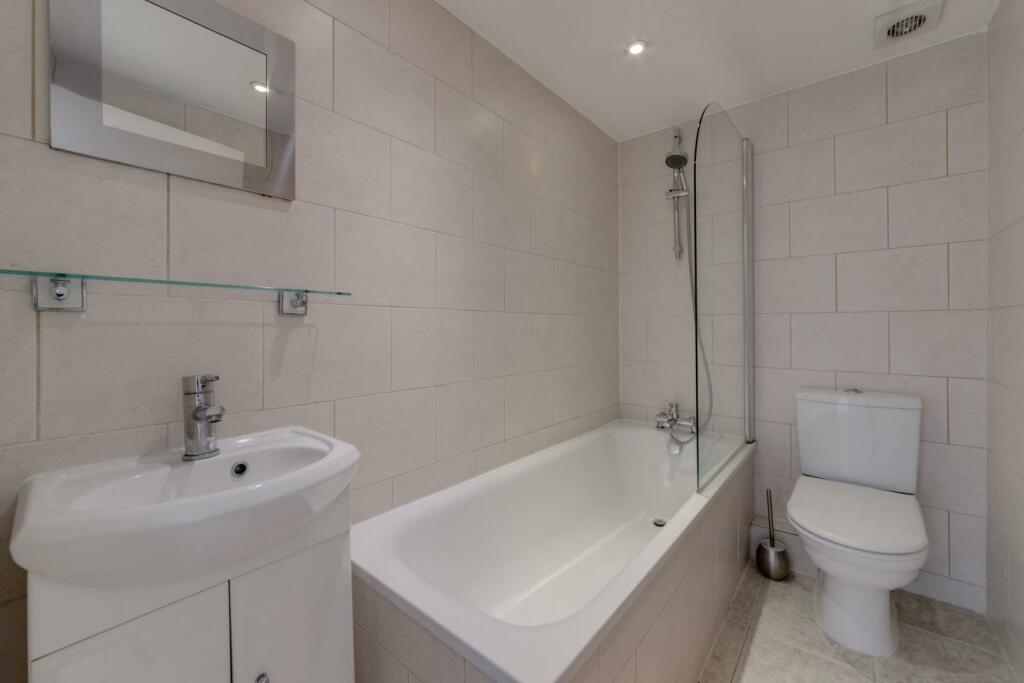 BATHROOM 1.jpg