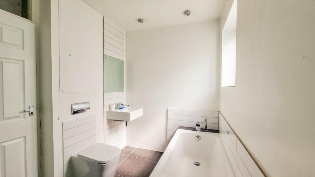 Bathroom 1.1