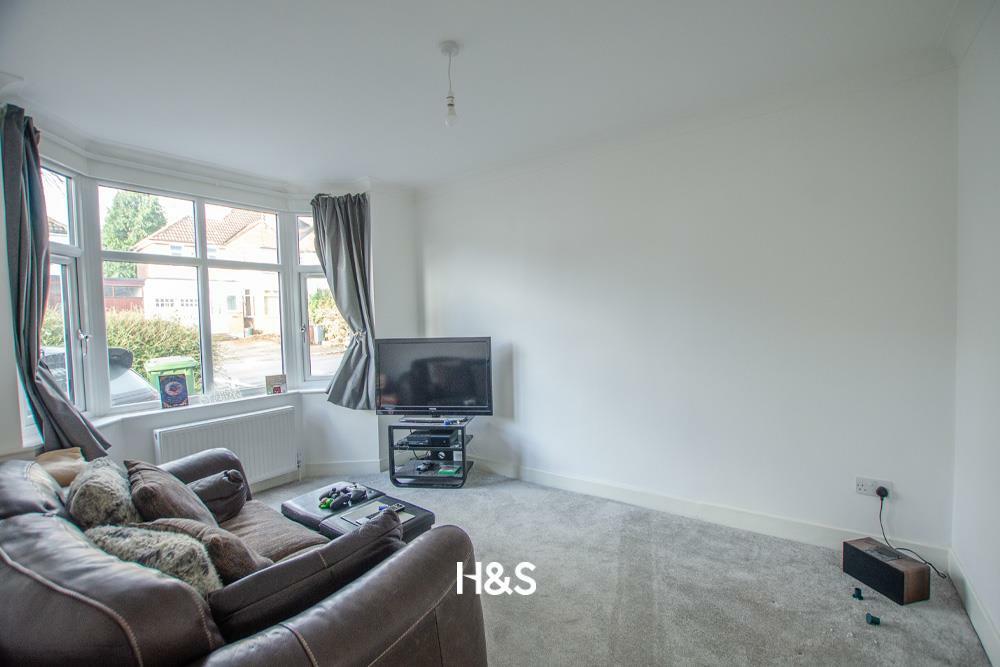 4 arnold road lounge.jpg