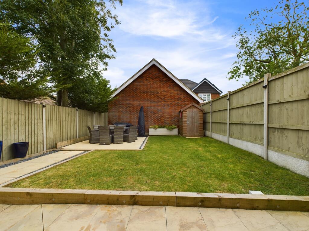 CAM04024G0-PR0010-STILL013