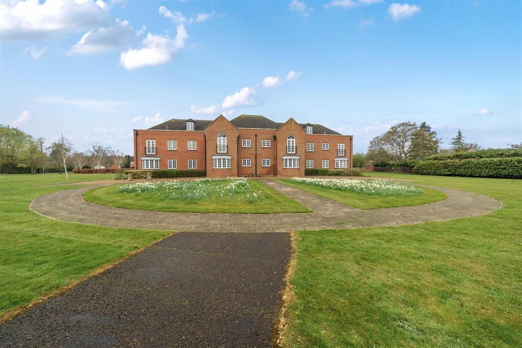 61 Reffield Close, Towcester (11).jpg