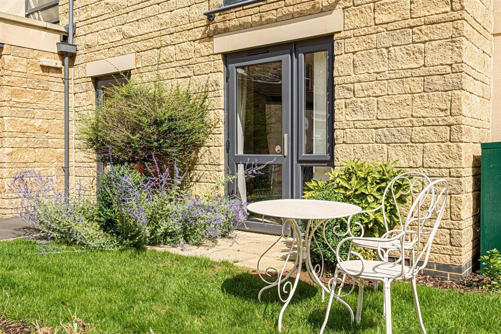 Owners Patio.jpg