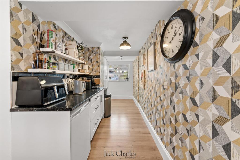 41 Lower Green 19.jpg