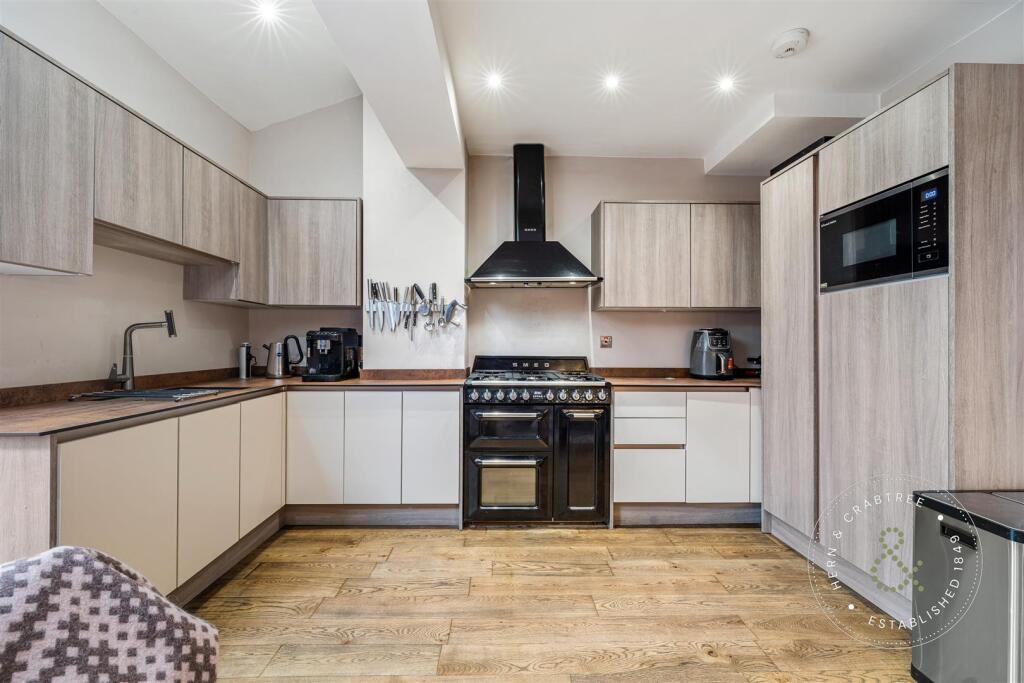 Caerphilly Road (9).jpg