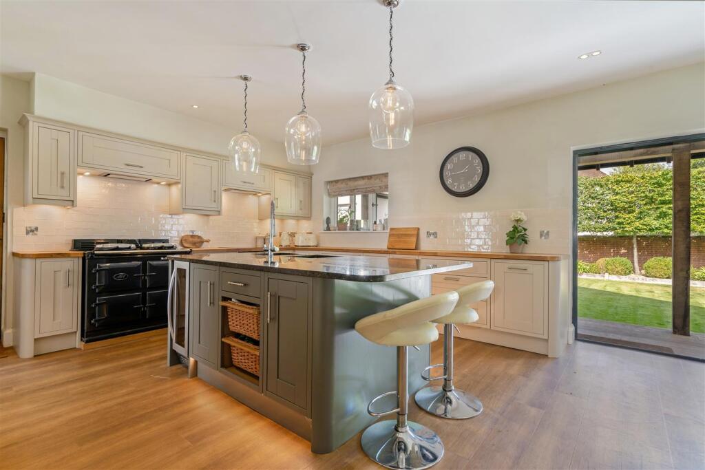 Kitchen / Dining Room