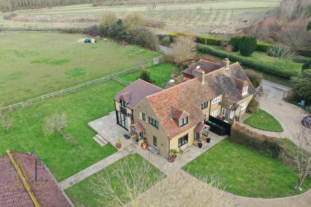 Aerial-Shot_Round street_Side_5