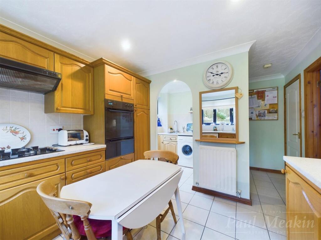 Kitchen/ Breakfast room