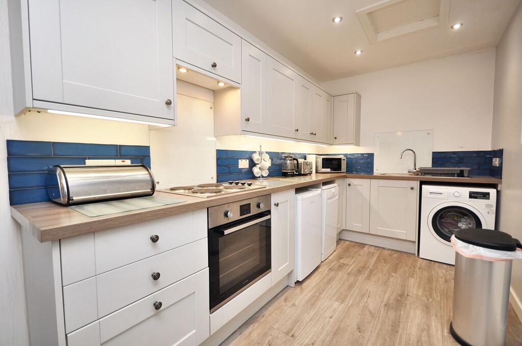 Kitchen/ Dining Area