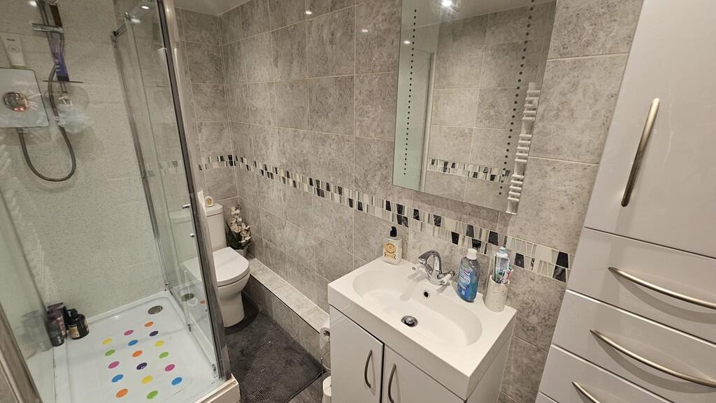 IMG-20250718-WA00...