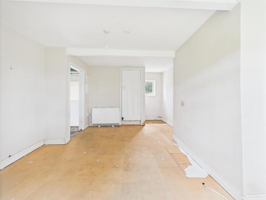 5 - Semi-detached House for Auction, Butcombe.jpg