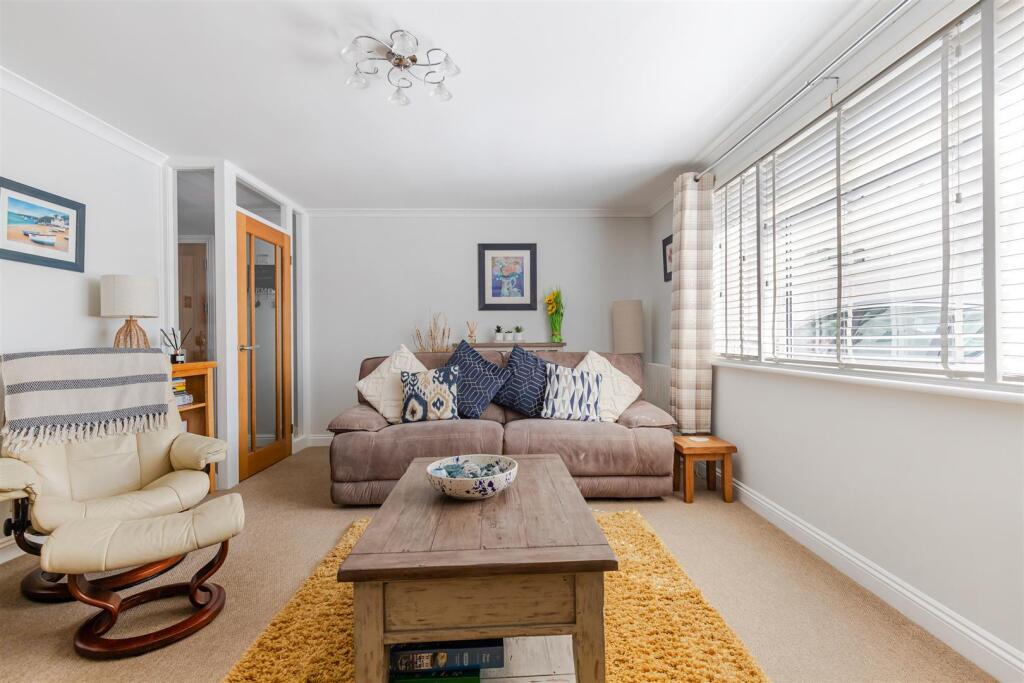 A08 - 2 Clarence House Clarence Street Dartmouth -