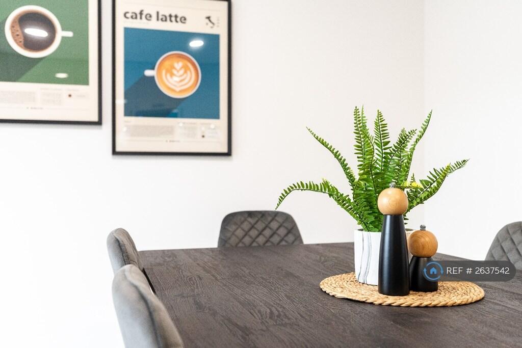 Communal Kitchen/Dinning Room