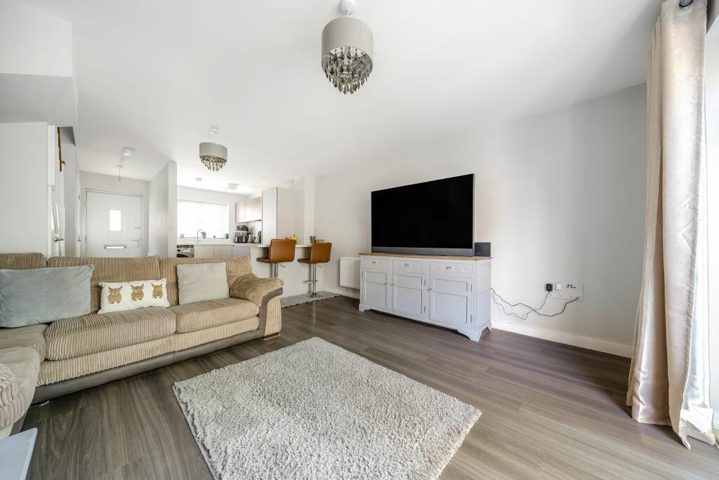 Kitchen/Living Room/Dining Room (2)