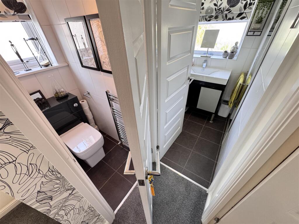 SHOWER ROOM &amp; WC