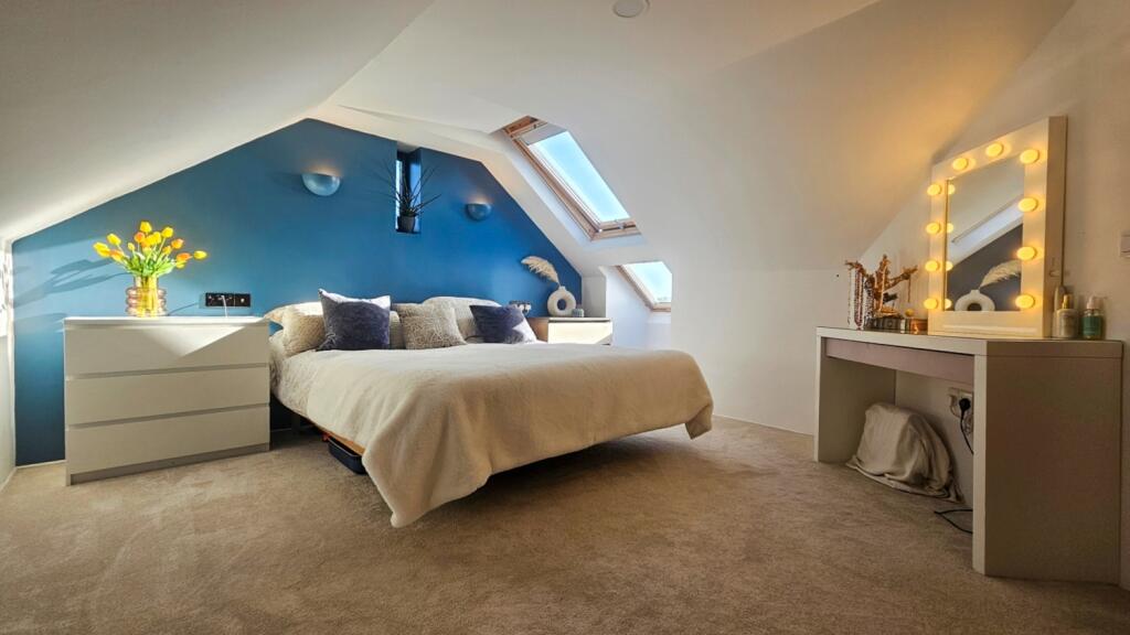 To Book A Viewing Call TPS Lostwithiel on 01208 87