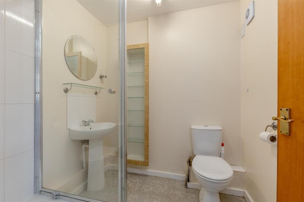 Durdham Park, Redland Shower Room.jpg