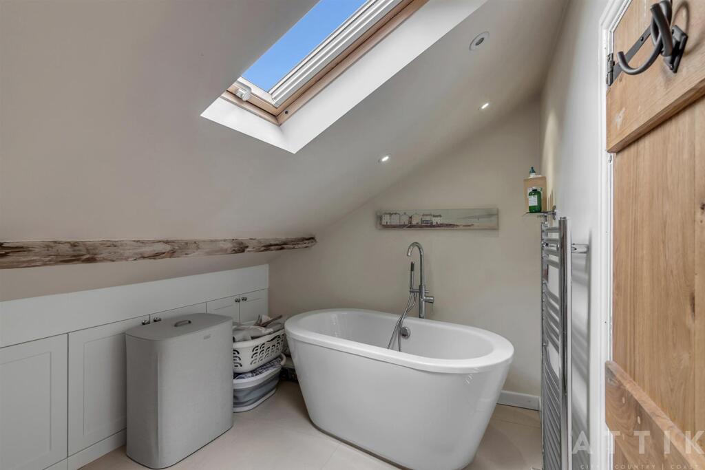 24 Newmarket Road, Norwich, NR46UE (44).jpg
