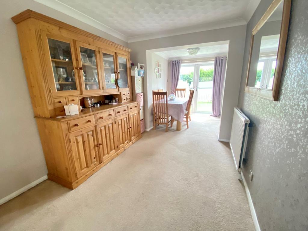 Lounge/ Dining Area