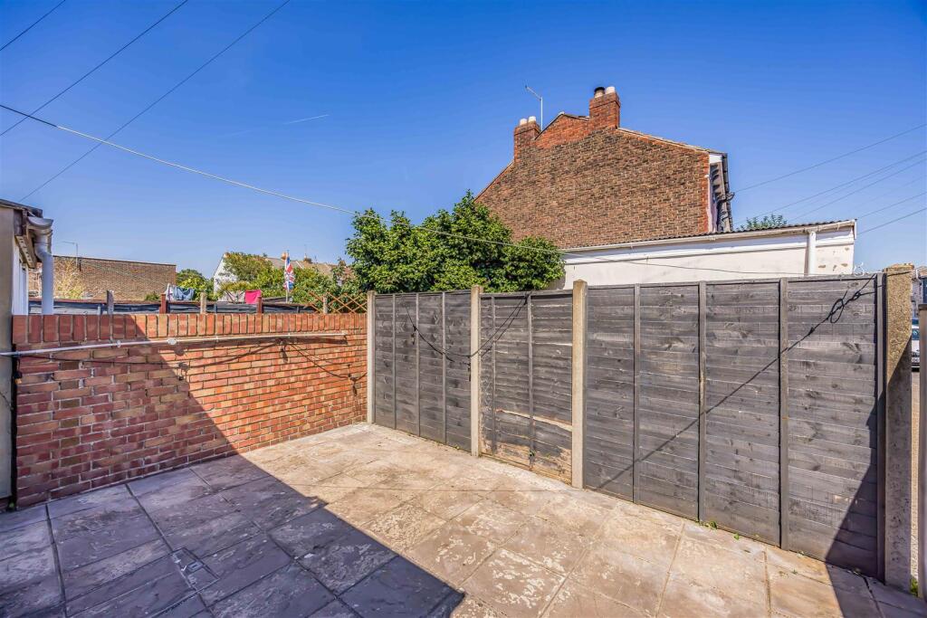 Lower Flat, 215 Milton Road, Southsea-Small-Portic