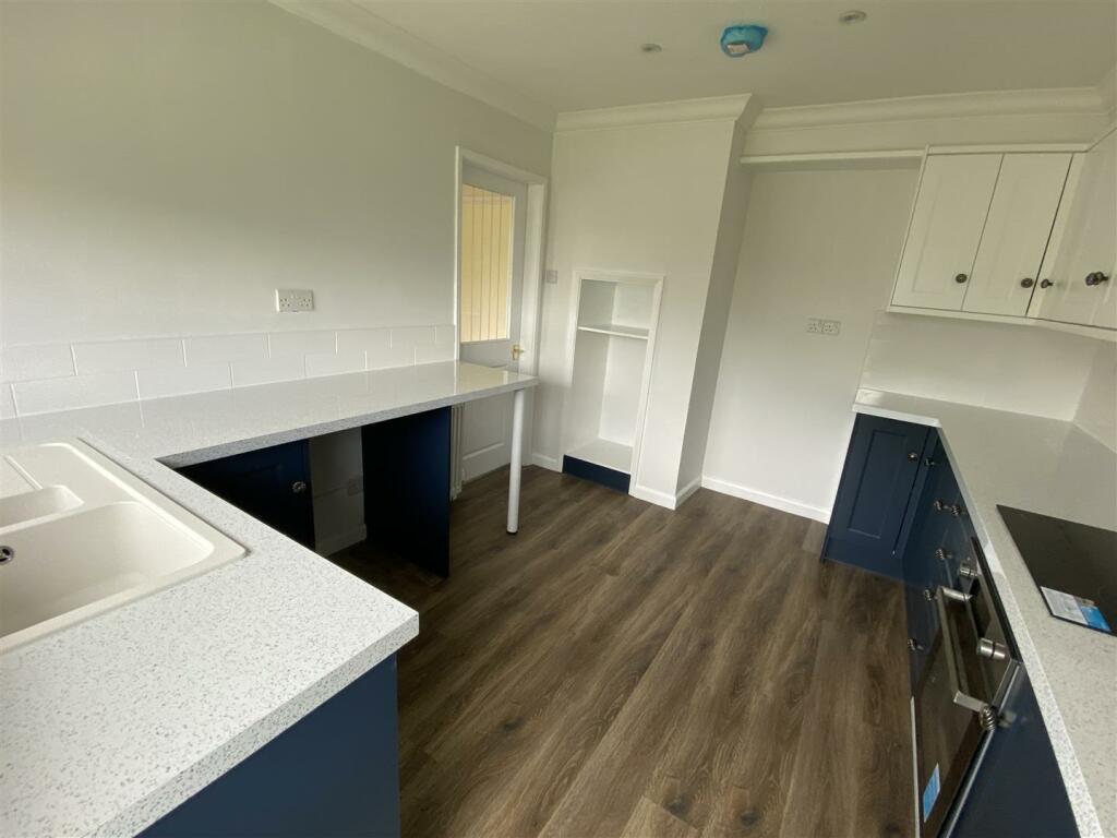 Kitchen: