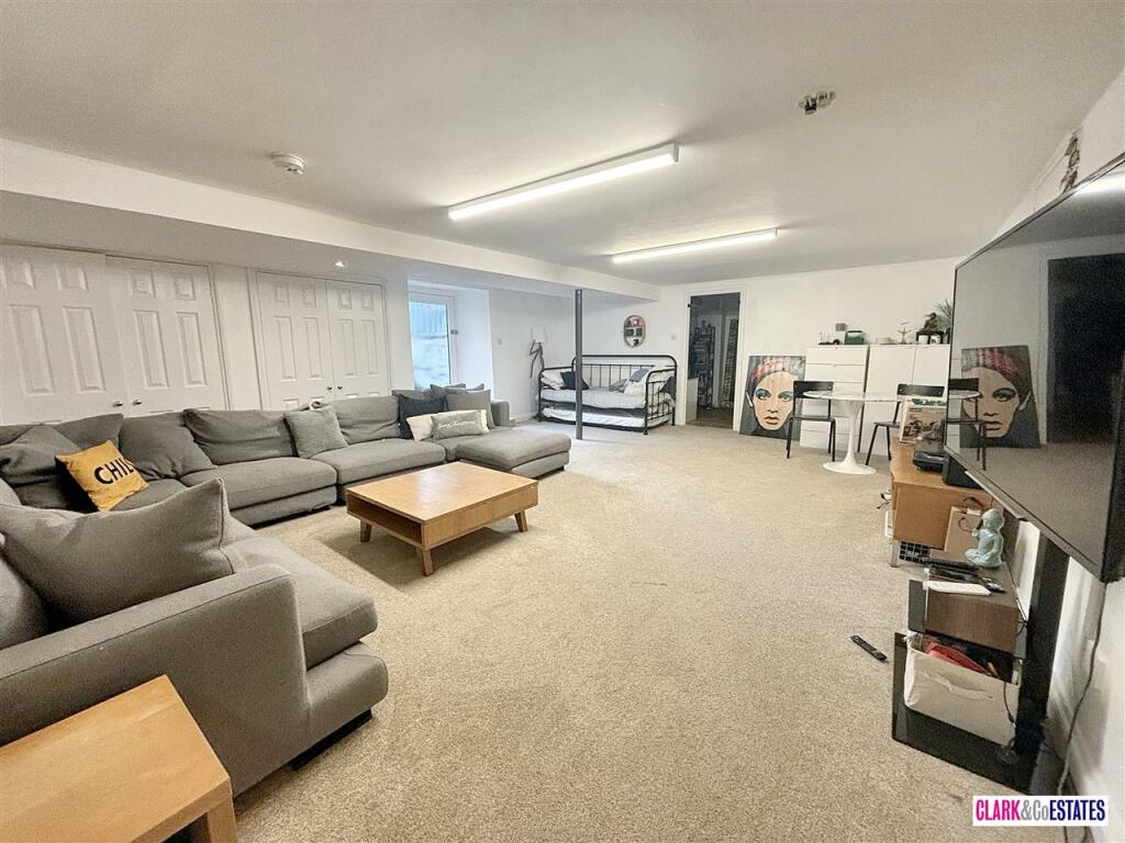Annexe Lounge