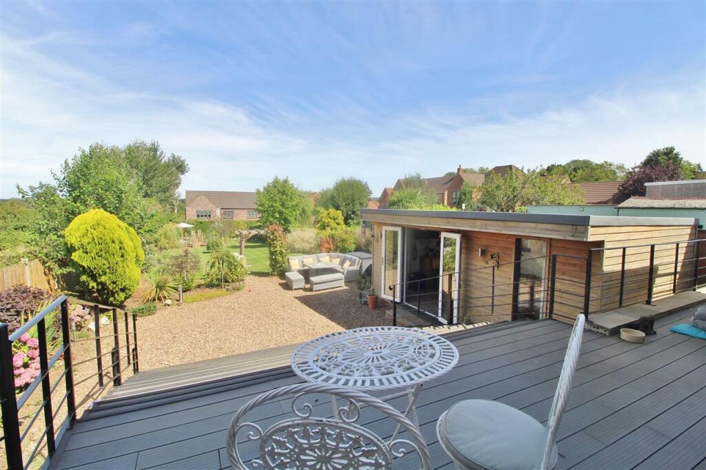 REAR GARDEN -