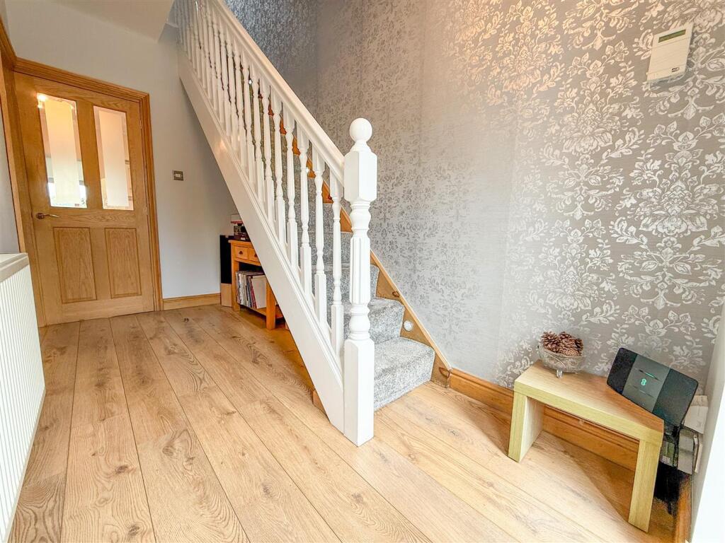 ENTRANCE HALLWAY