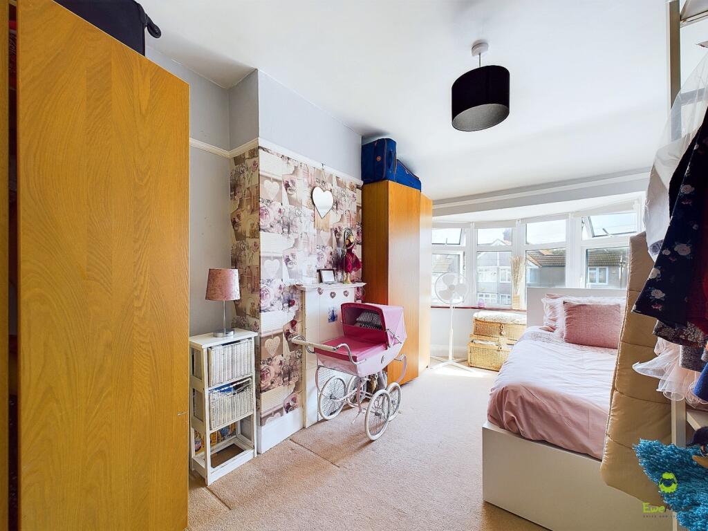 CAM04155G0-PR0015-STILL002