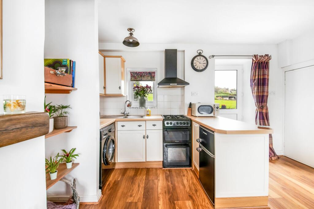 OPEN-PLAN LIVING DINING AND KITCHEN cont.