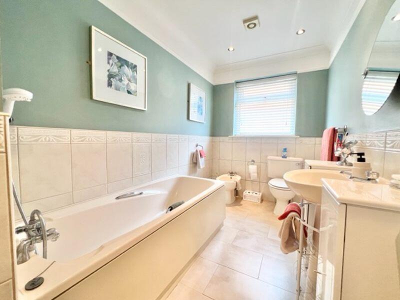 Family bathroom view 2