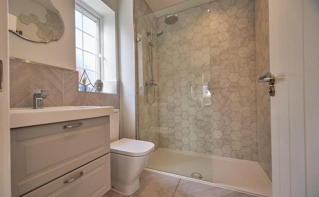 En Suite Shower Room