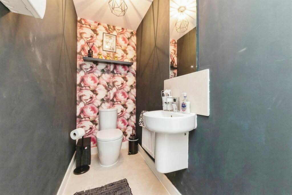 Downstairs Cloakroom