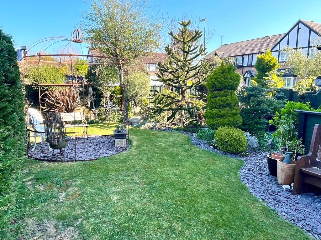 19 Biscay Close F...