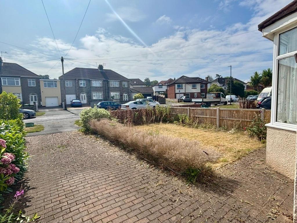 Front Garden / Outlook