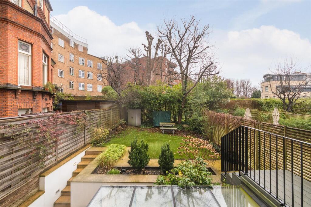 GARDEN 3.jpg