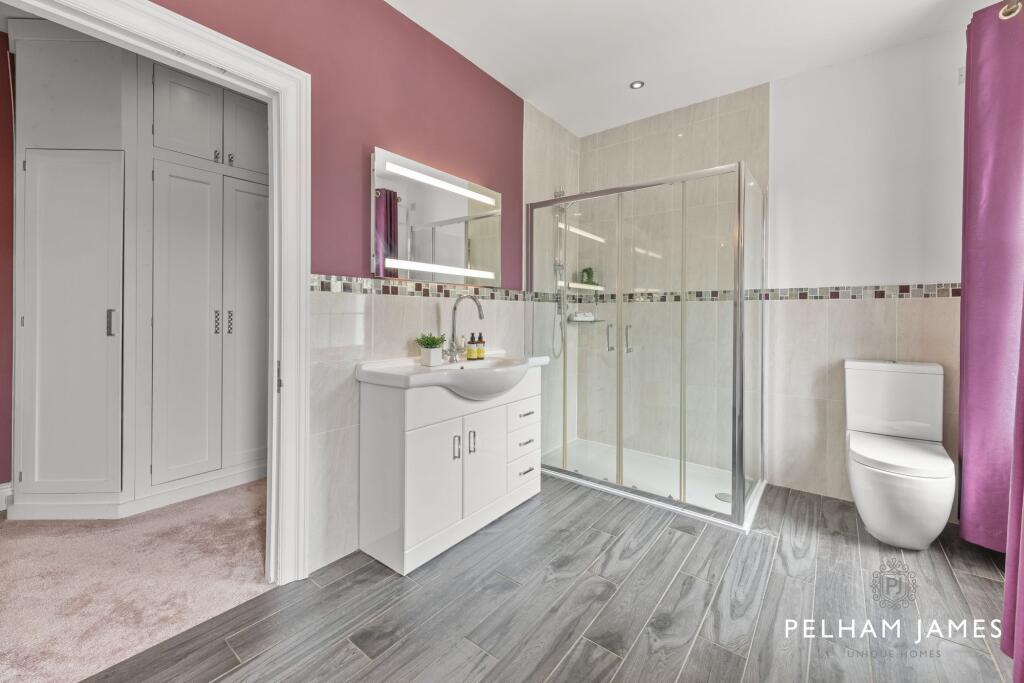 Principal En Suite, Highfields, Orton Longueville