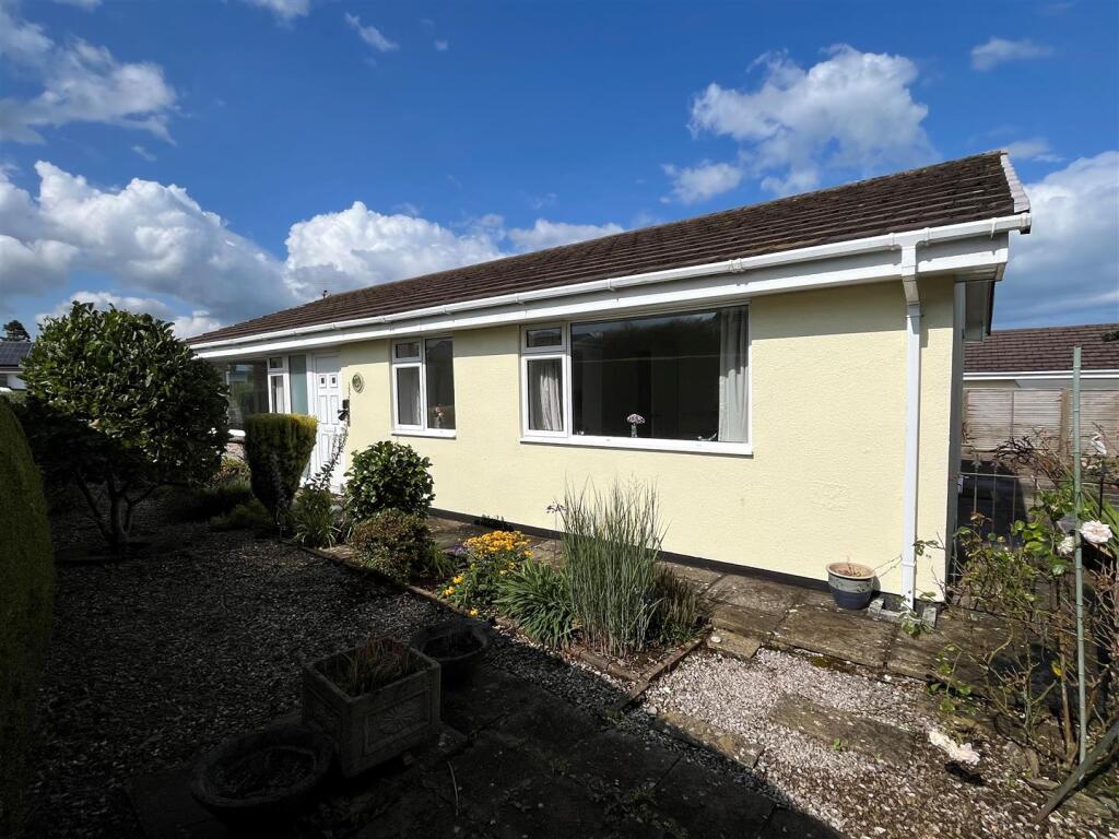 Side Garden and Front Door.jpg