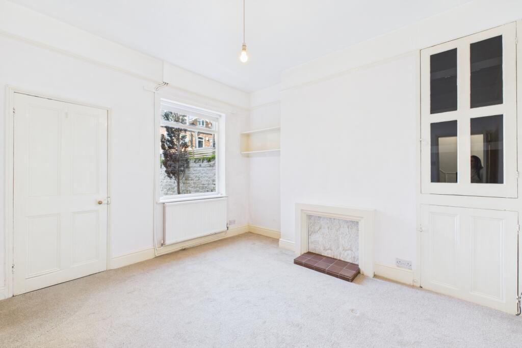 CAM03162G0-PR0247-STILL002