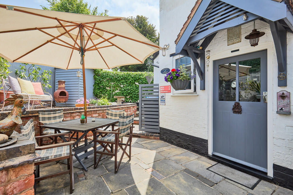 Edward Knight 202...