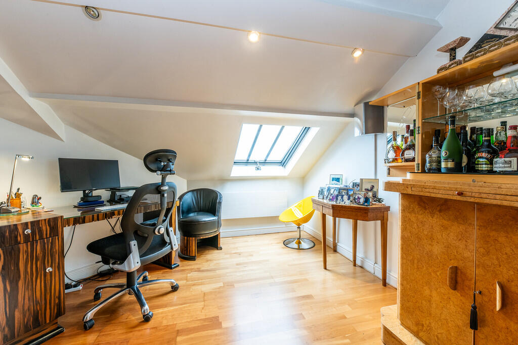 33 Kings Court 03...