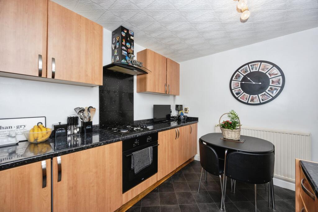 Kitchen/Dining Area