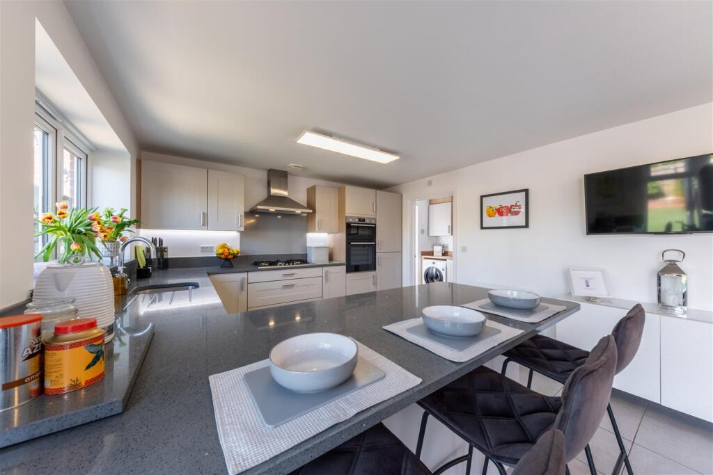76 Ravencroft Street -006.jpg