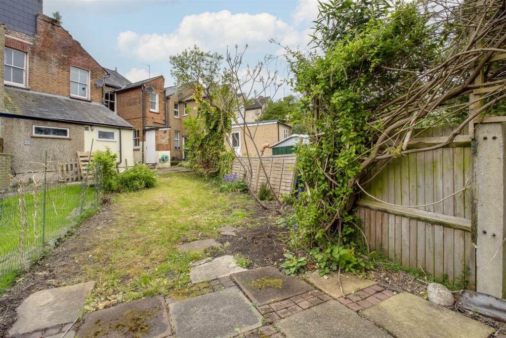 87 Totteridge Avenue, HP13 6XG-12.jpg