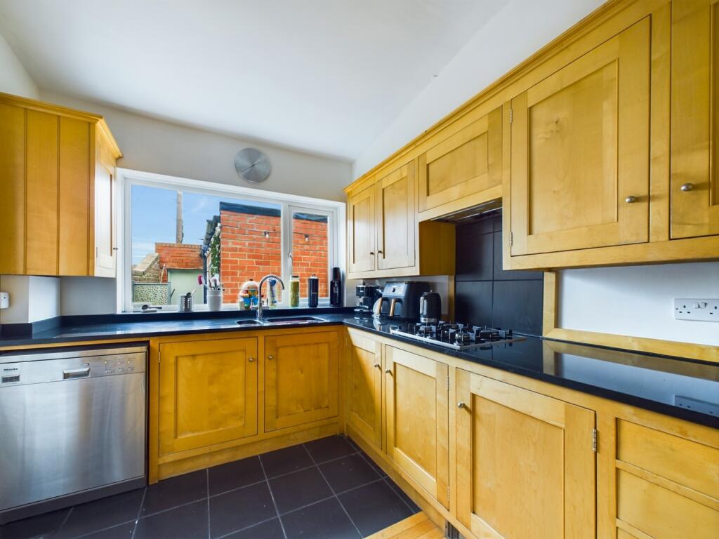 CAM02195G0-PR0063-STILL012