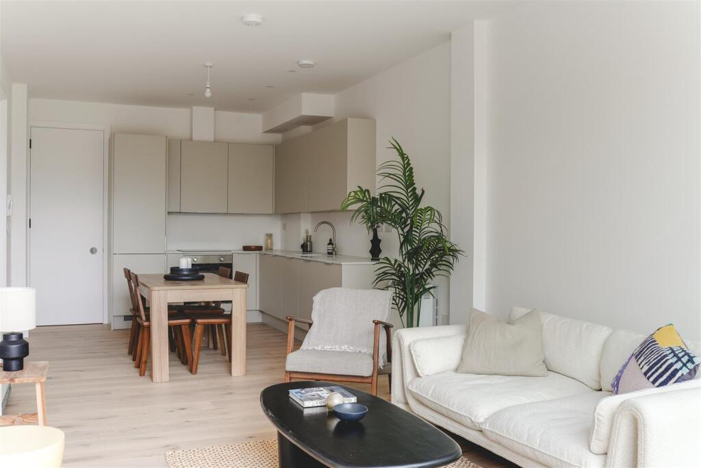 Clissold Close-51.jpg